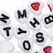 心形字母珠子-白色W/黑色字母-字母珠子-字母珠子